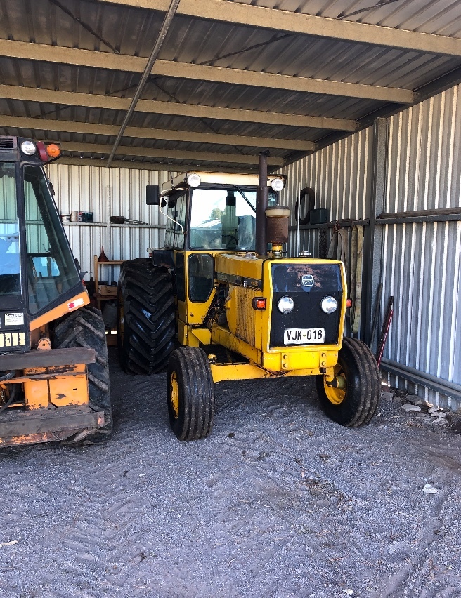 Chamberlain 4480 Tractor Machinery & Equipment Tractors For